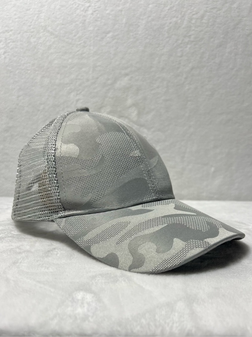 NWOT Gray Camo Ponytail Mesh Back Trucker Hat Baseball Cap